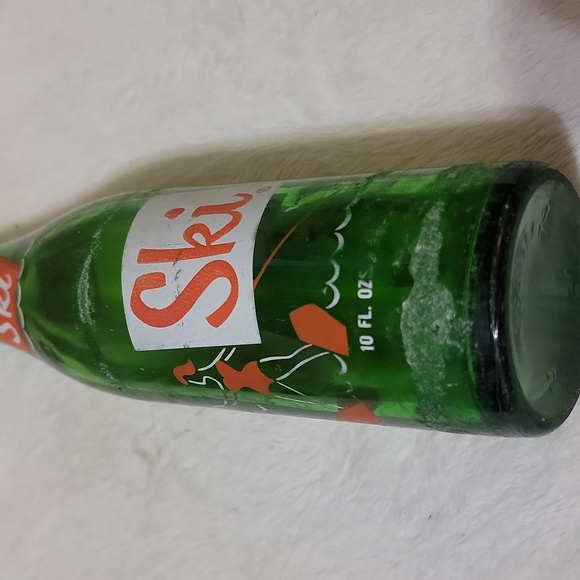 Vintage Unopened 1976 Ski soda bottle - Picture 7 of 8
